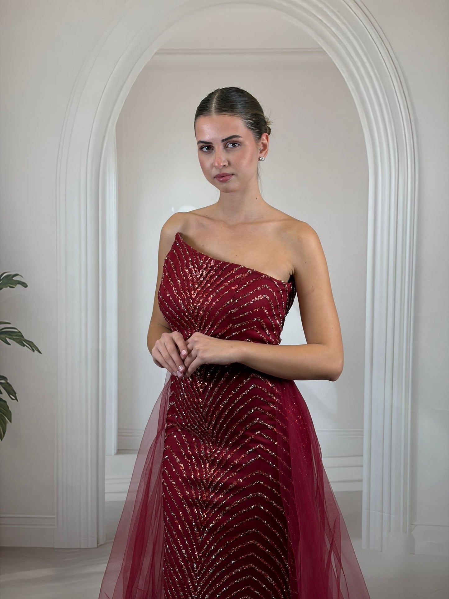 Asimetrik Kesim Bordo Işıltılı Özel Tasarım Abiye