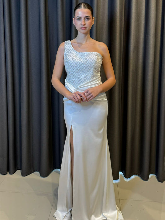 Tek Omuz Payet İşlemeli  Beyaz Abiye