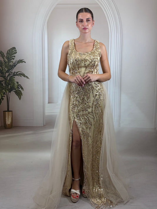 Tül Kuyruk Detaylı Altın Payet İşlemeli Kare Yaka Abiye