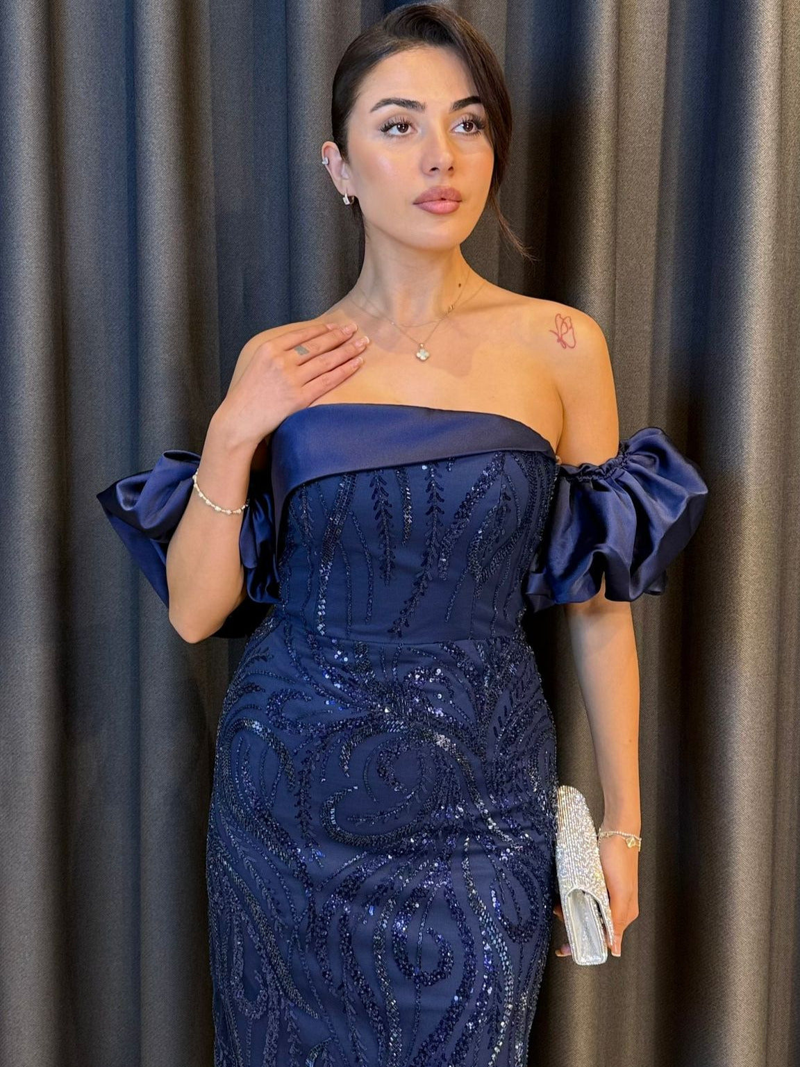 Lacivert Düşük Kol Payet İşlemeli Midi Boy Abiye Elbise