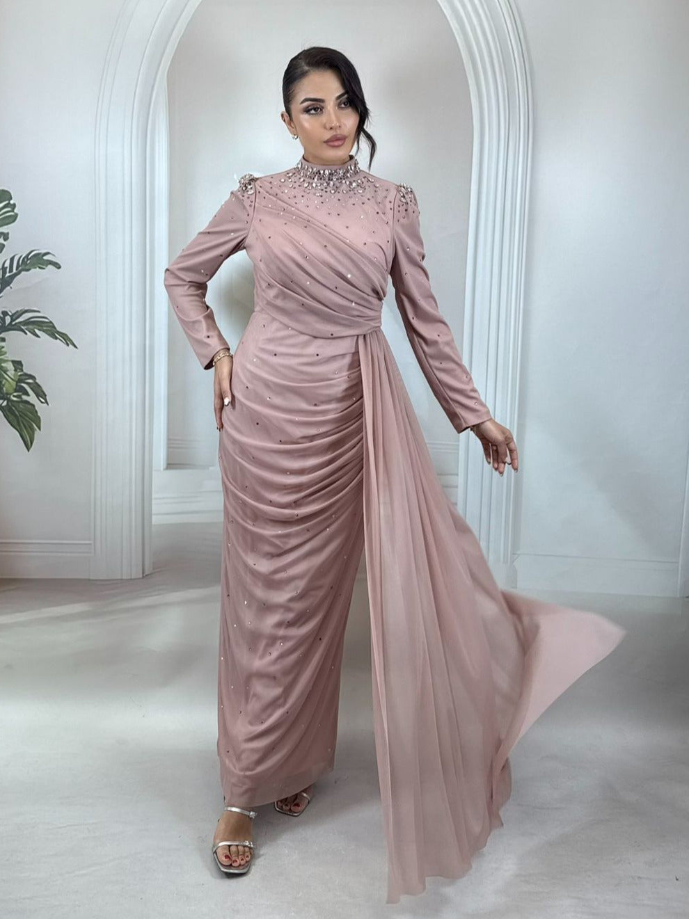 Kristal Taş İşlemeli Draperli  Pudra Abiye Elbise