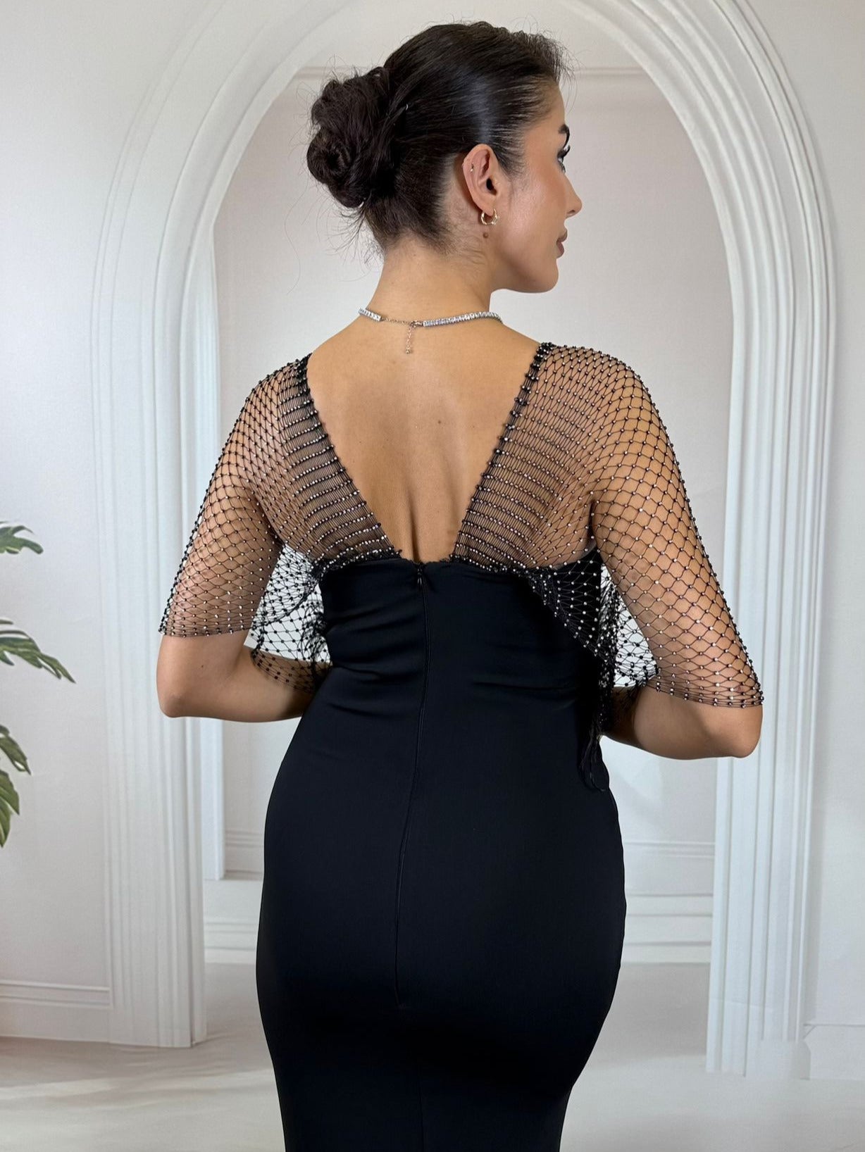 Siyah Fileli ve Taşlı Balık Abiye Elbise