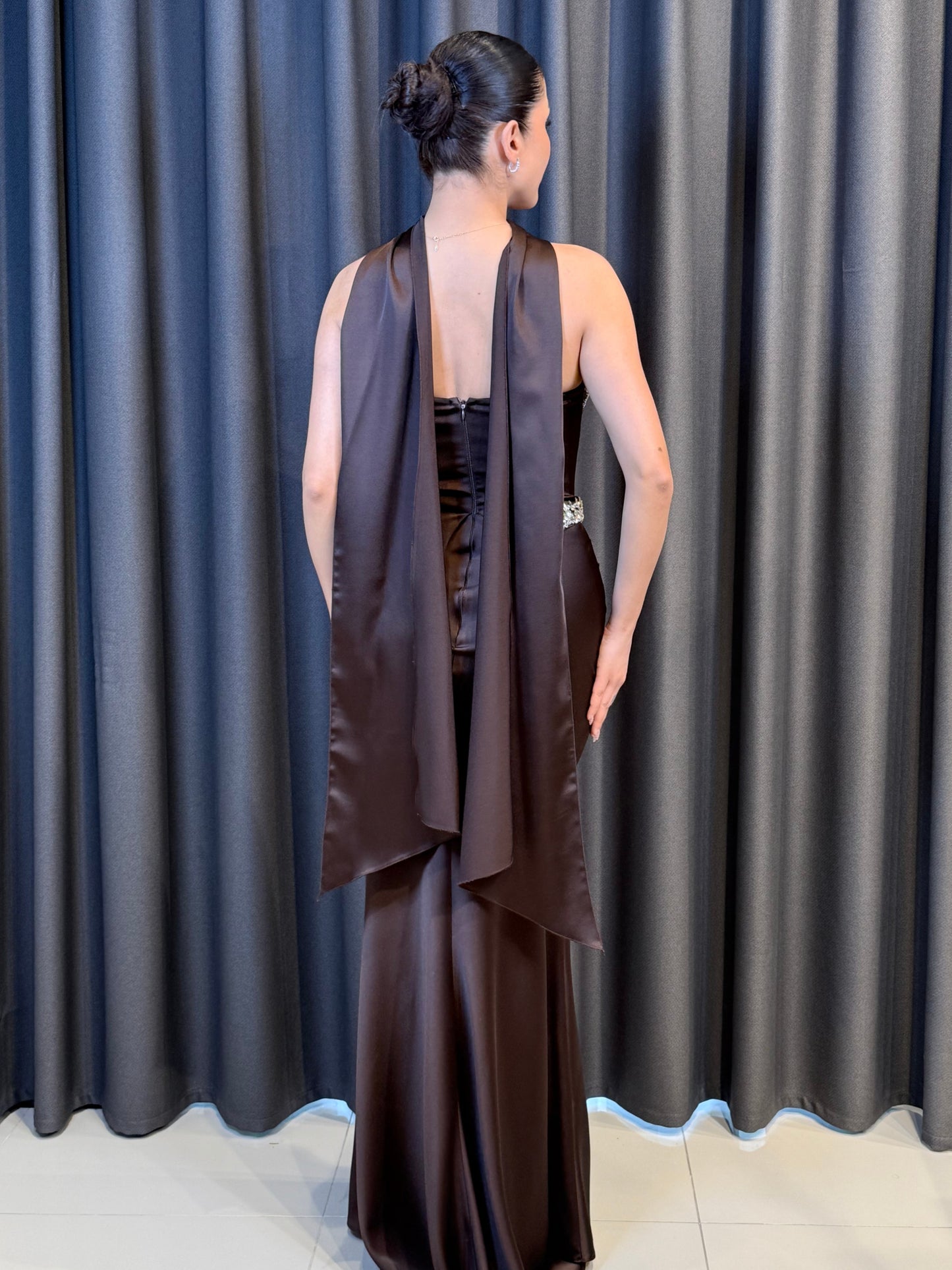 Göğüs ve Bel Hattı Taş İşlemeli Straplez Siyah Abiye