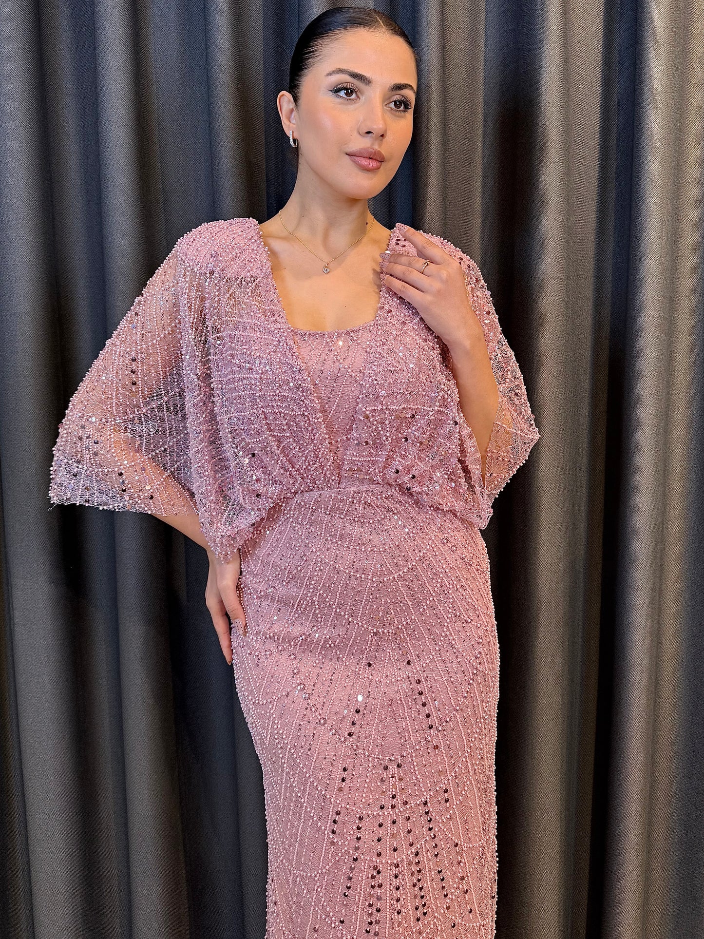 Işıltılı Pudra Pembe Payet İşlemeli Pelerin Kollu Abiye