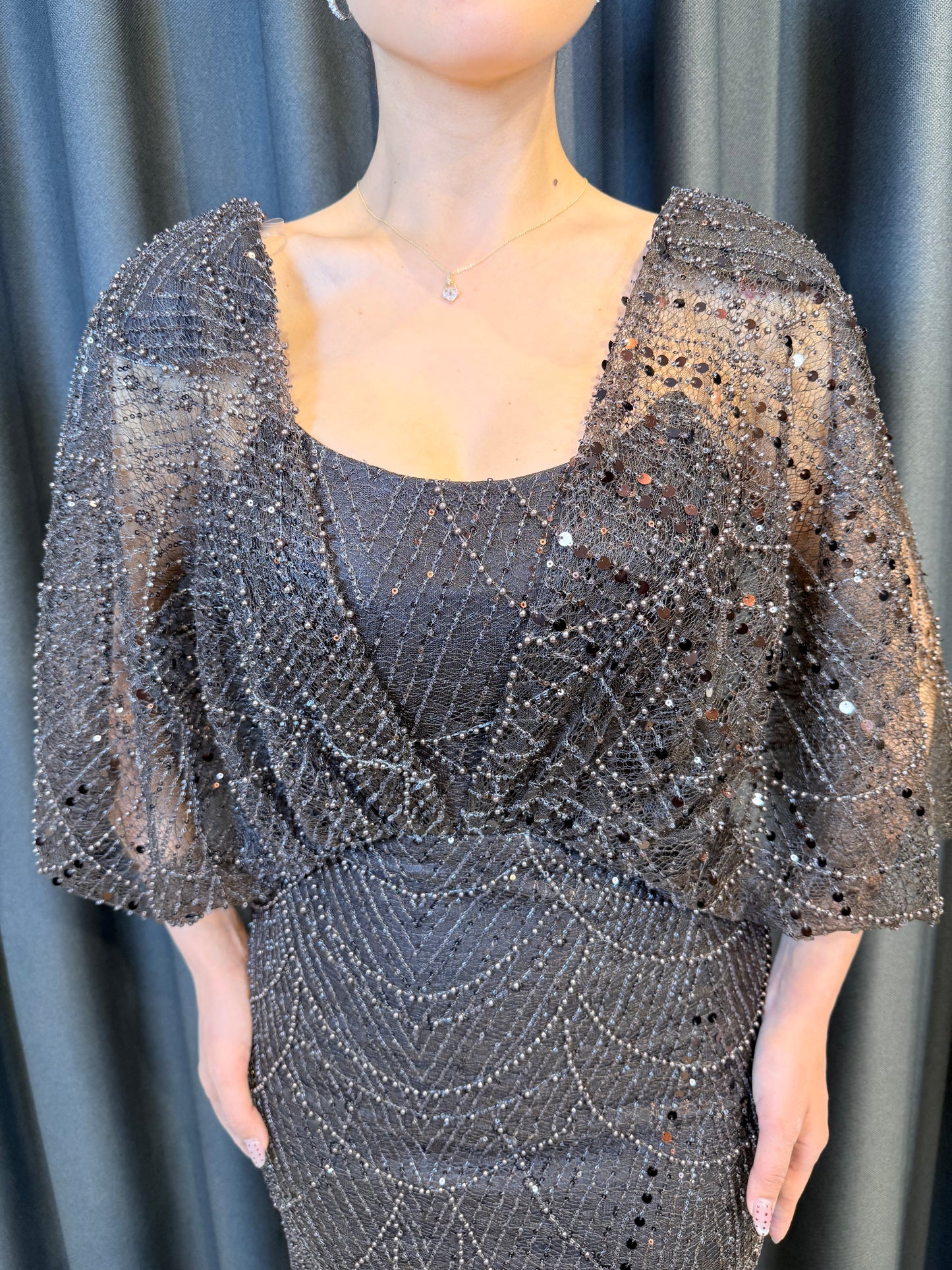 Işıltılı Pudra Pembe Payet İşlemeli Pelerin Kollu Abiye