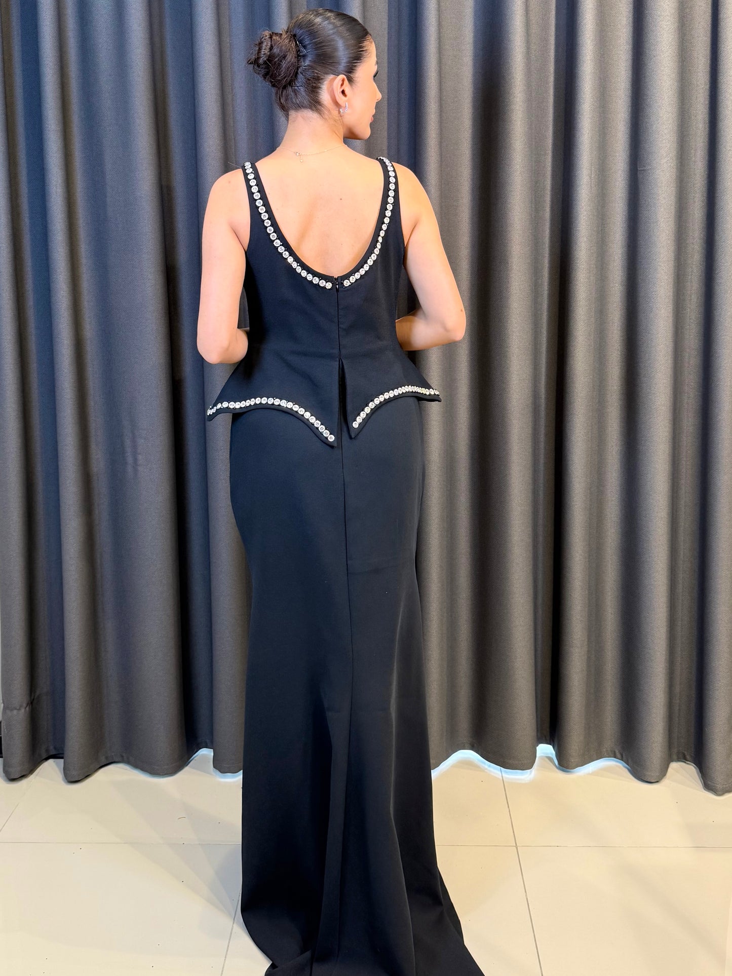 Siyah Krep Kumaş Kristal Taş İşlemeli Peplum Abiye Elbise