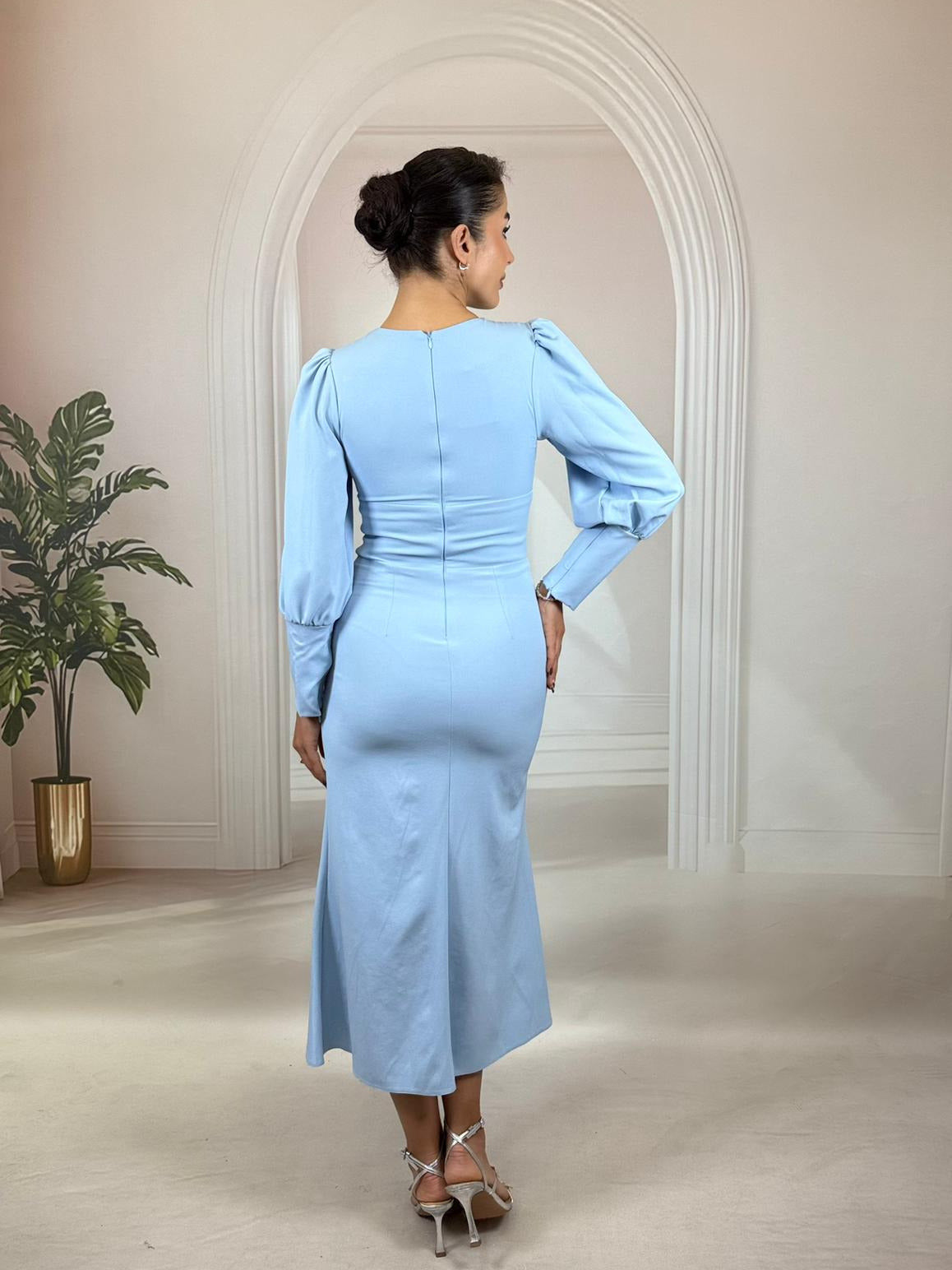 Bebe Mavisi Kristal Yıldız İşlemeli Balon Kol Midi Boy Abiye Elbise