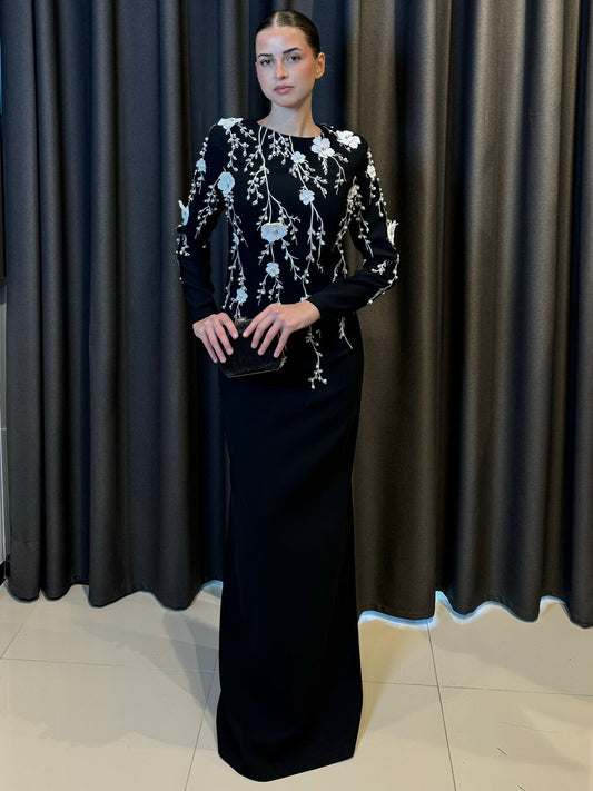 Siyah Beyaz Çiçek Nakışlı ve İnci Detaylı Abiye