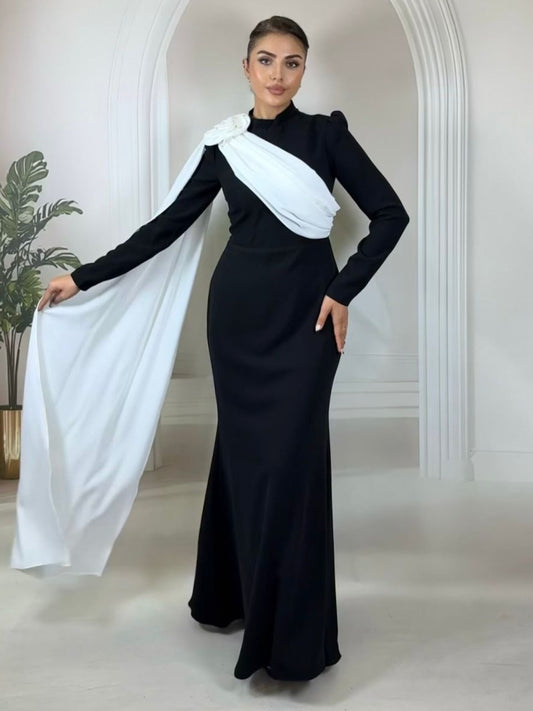 Omuzdan Gül Detaylı ve Beyaz  Siyah Gece Elbises