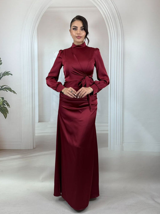 Dik Yaka Belden Bağlamalı Bordo Saten Elbise