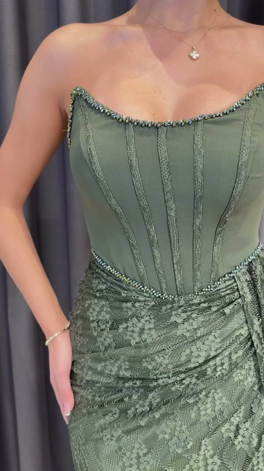 Korse Detaylı ve Drapeli Dantel Etekli İnce Askılı Abiye Haki Yeşili